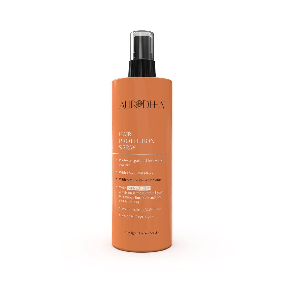 Das Sonnenschutzspray für Haare von Aurodhea wurde speziell entwickelt, um das Haar vor Chlor- und Salzwasser zu schützen. Der patentierte Komplex SHINEJUICE™ mit Extrakten aus Weintraube, Apfel, Zitrone und Weizenkleie italienischer Herkunft hilft, Kalziumionen aus dem Haar zu entfernen und wirkt somit gegen Kalk und Meersalz. Durch die Kombination von vier UVA-UVB-Sonnenfiltern bietet das Produkt einen Hitzeschutz und ist der ideale Begleiter für den Strand oder das Schwimmbad....
https://aurorapure.at/produkt/sonnenschutzspray-fuer-haare-zum-schutz-vor-chlor-salzwasser-150-ml/